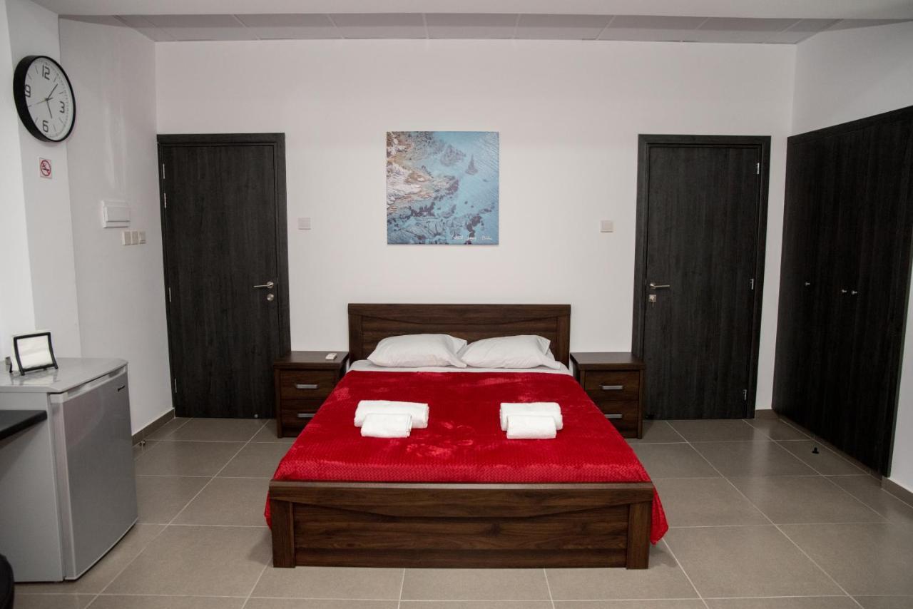 Central Luxury Studios 圣纳帕 外观 照片